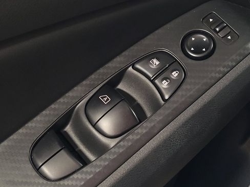 Used 2025 Nissan Altima 2.5 SV FWD image 27