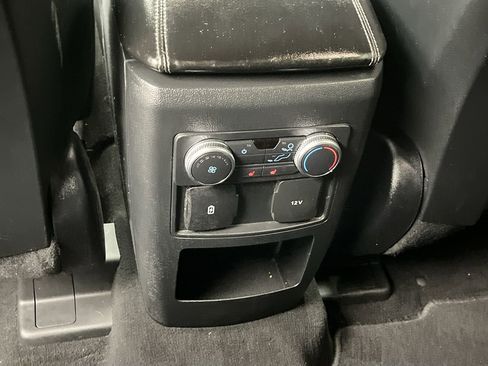 Used 2020 Ford Explorer XLT w/ Equipment Group 202A image 12