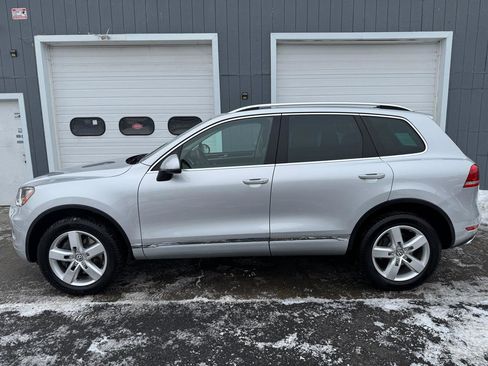 Used 2011 Volkswagen Touareg Hybrid image 7