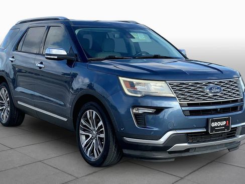Used 2019 Ford Explorer Platinum AWD/4WD image 3