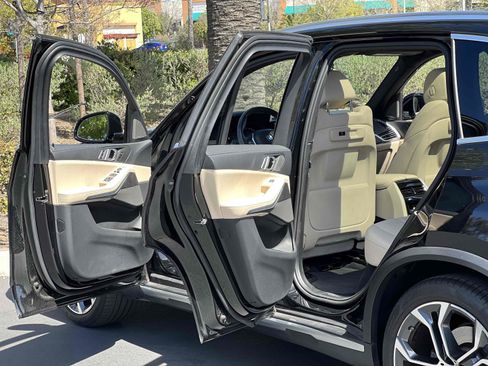 Used 2021 BMW X5 sDrive40i w/ Premium Package image 42