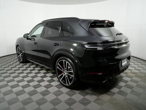 New 2026 Porsche Cayenne GTS image 3