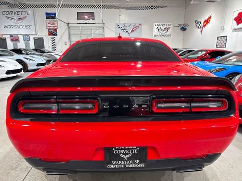 Used 2019 Dodge Challenger R/T Scat Pack RWD image 4