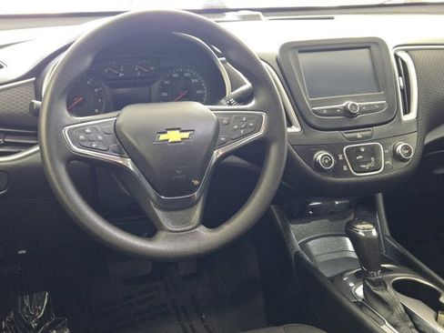 Used 2018 Chevrolet Malibu LS image 16