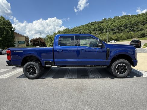 New 2026 Ford F350 Lariat w/ Tremor Off-Road Package AWD/4WD image 4
