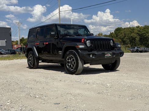 Used 2020 Jeep Wrangler Unlimited Sport S AWD/4WD image 2