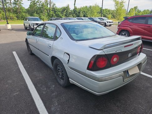 Used 2004 Chevrolet Impala w/ Preferred Equipment Group FWD image 4