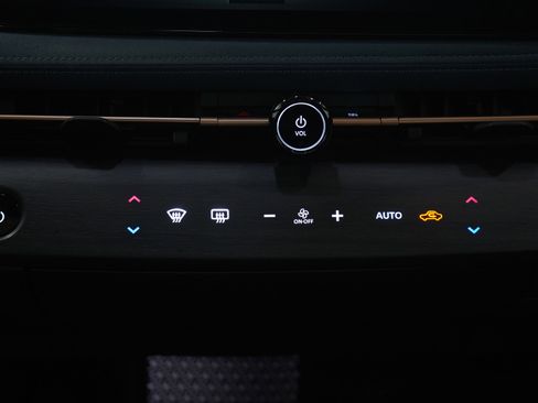 Used 2024 Nissan Ariya AWD image 19