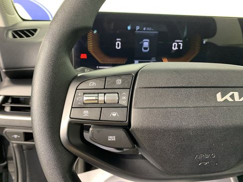 Used 2025 Kia K4 FWD image 19