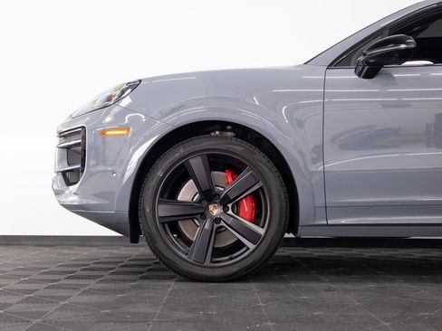 Certified 2026 Porsche Cayenne S AWD/4WD image 12