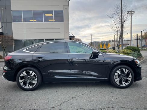 Used 2022 Audi e-tron Premium Plus image 11