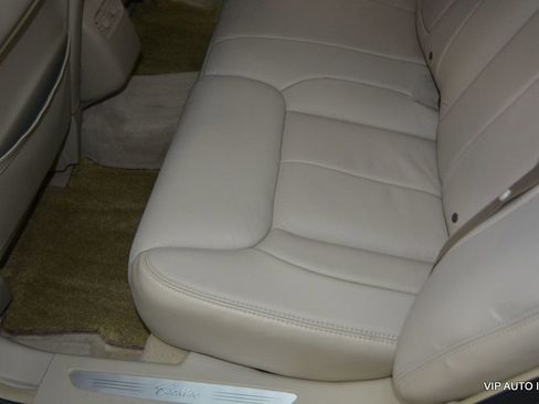 Used 2009 Cadillac DTS w/ Trunk Convenience Package image 27