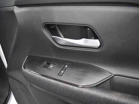 New 2026 Nissan Kicks SV image 23