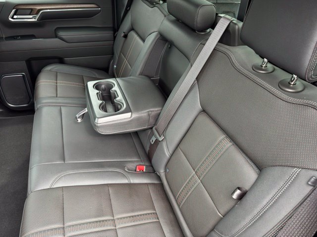 Used 2024 Chevrolet Silverado 1500 High Country w/ Technology Package AWD/4WD image 8