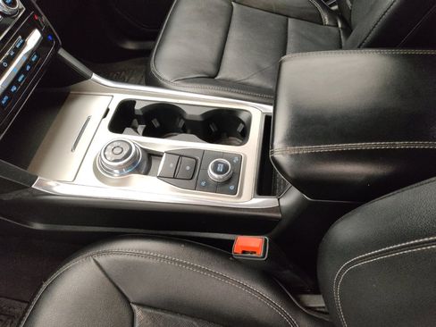 Used 2022 Ford Explorer Limited image 26