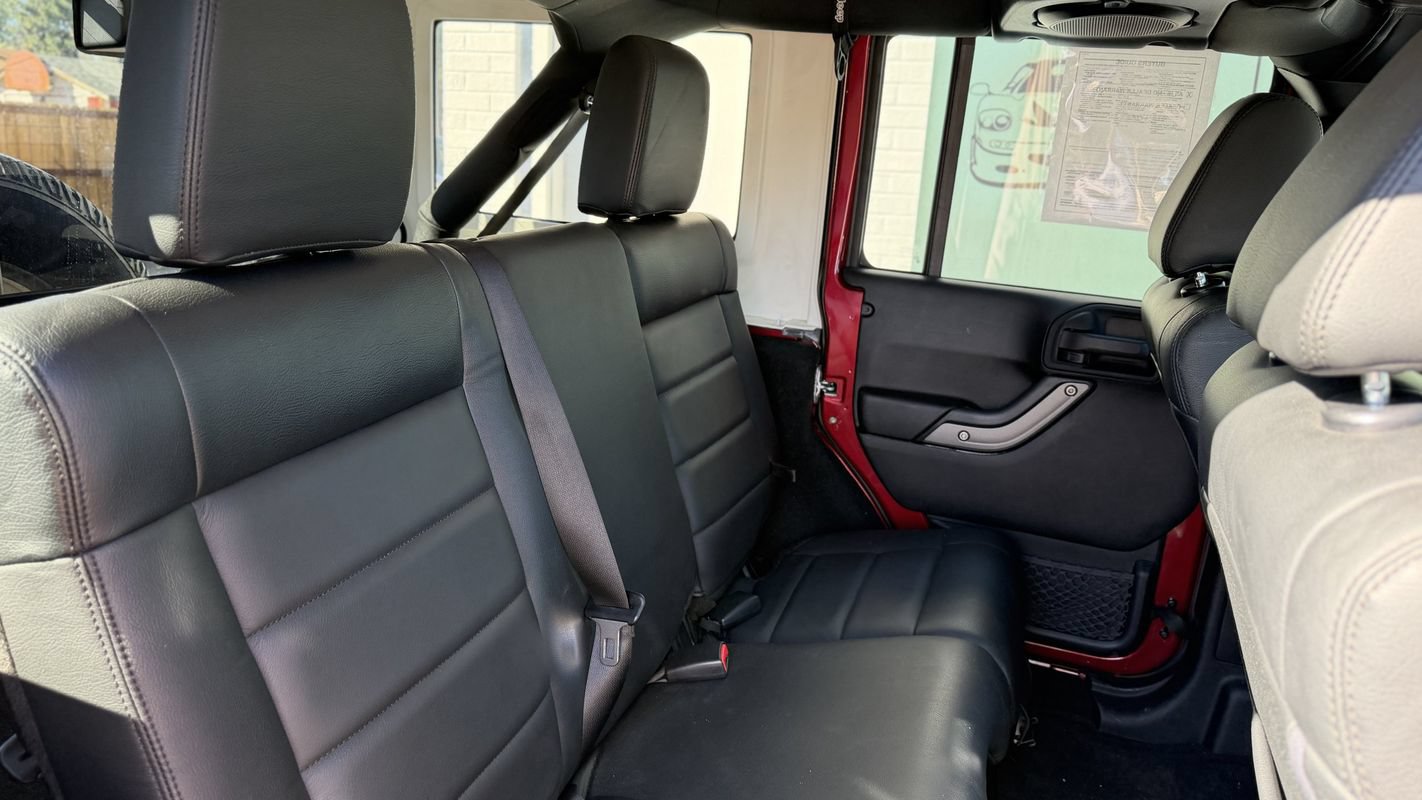 Used 2012 Jeep Wrangler Unlimited Sport AWD/4WD image 9