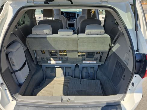 Used 2017 Toyota Sienna LE image 13
