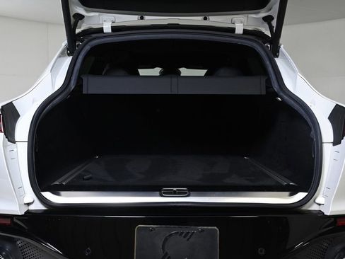 Used 2024 Aston Martin DBX image 29