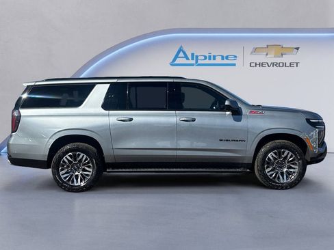 Used 2025 Chevrolet Suburban Z71 image 6