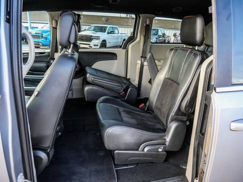 Used 2019 Dodge Grand Caravan SXT FWD image 48