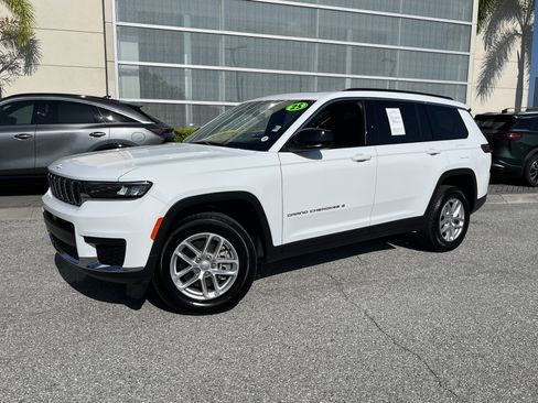 Used 2025 Jeep Grand Cherokee L Laredo AWD/4WD image 1