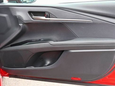 Used 2025 Toyota Camry SE image 13