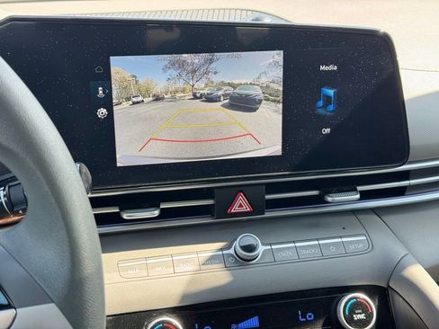 Used 2024 Hyundai Elantra SEL image 29