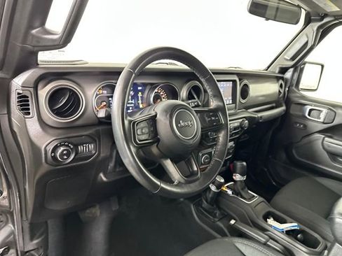 Used 2022 Jeep Gladiator Sport image 12