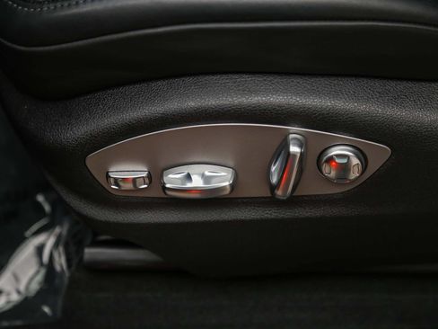 Certified 2026 Porsche Macan AWD/4WD image 24