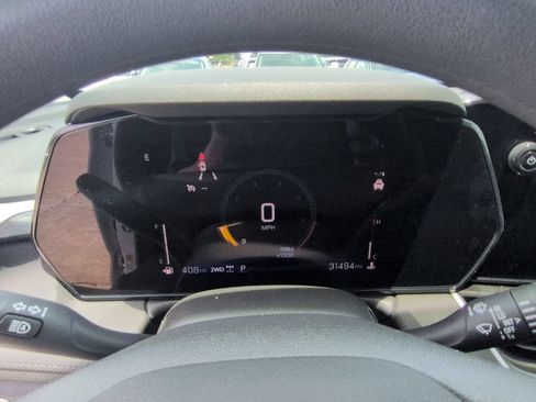 Used 2025 Chevrolet TrailBlazer LT AWD/4WD image 16