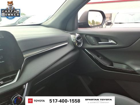 Used 2025 Chevrolet Equinox LT w/ Convenience Package II FWD image 24