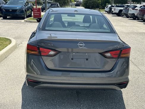 Used 2024 Nissan Altima 2.5 SV FWD image 5