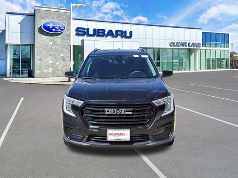 Used 2022 GMC Terrain SLE w/ Driver Convenience Package image 2