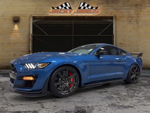 Used 2020 Ford Mustang Shelby GT500 w/ Carbon Fiber Track Pack image 1