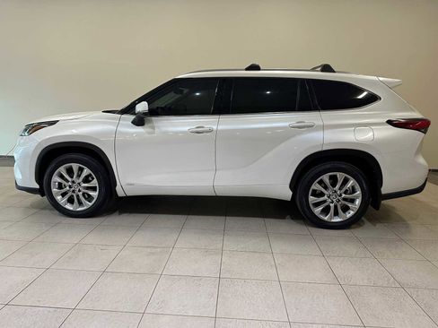 Certified 2022 Toyota Highlander Limited image 3