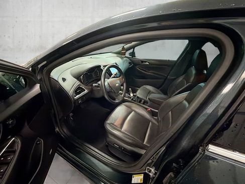 Used 2017 Chevrolet Cruze Premier image 20