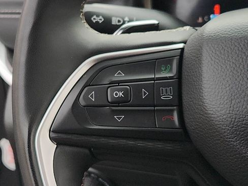 Used 2024 Jeep Grand Cherokee L Laredo image 20