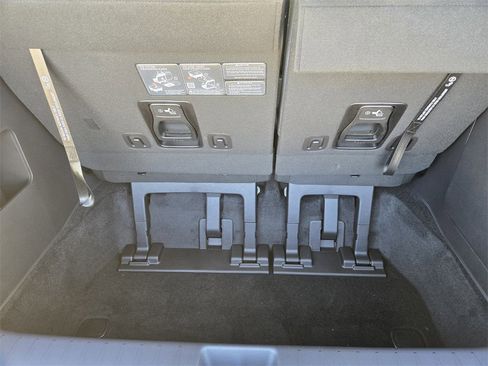 New 2026 Kia Carnival LX image 22