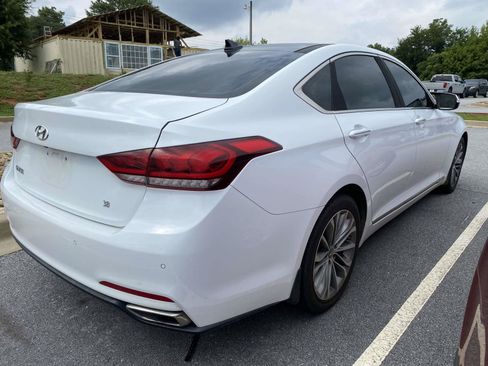 Used 2016 Hyundai Genesis 3.8 w/ Option Group 04 RWD image 7