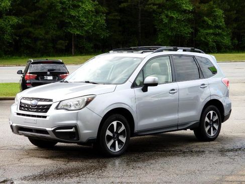 Used 2017 Subaru Forester 2.5i Premium w/ All-Weather Package image 9