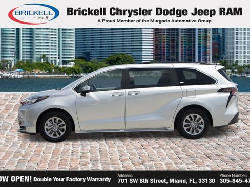 Used 2024 Toyota Sienna XLE FWD image 8