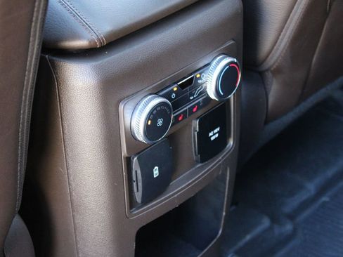 Used 2021 Ford Explorer King Ranch w/ Premium Technology Package image 27