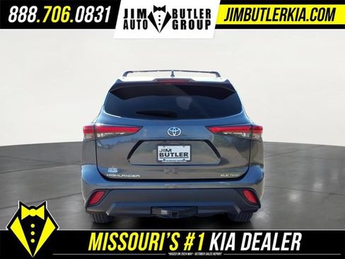 Used 2021 Toyota Highlander XLE AWD/4WD image 25