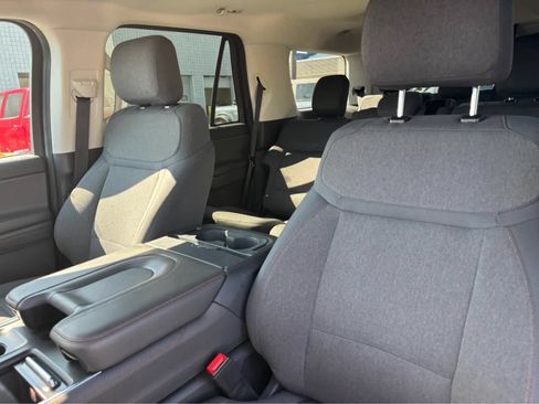 Used 2025 Ford Expedition Active AWD/4WD image 11