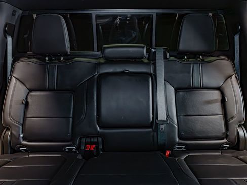 Used 2021 Chevrolet Silverado 3500 High Country image 24