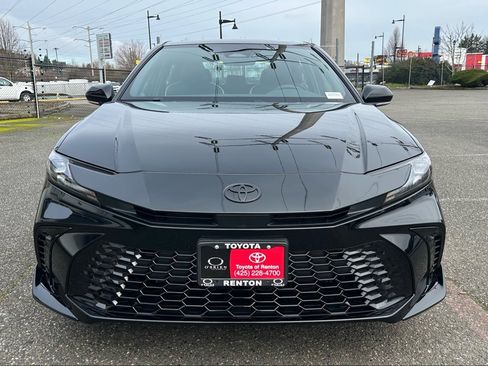 New 2026 Toyota Camry Hybrid image 2