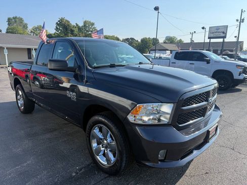 Used 2019 RAM 1500 Express w/ Express Value Package AWD/4WD image 4