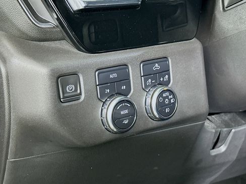 Used 2022 GMC Sierra 1500 Elevation image 16