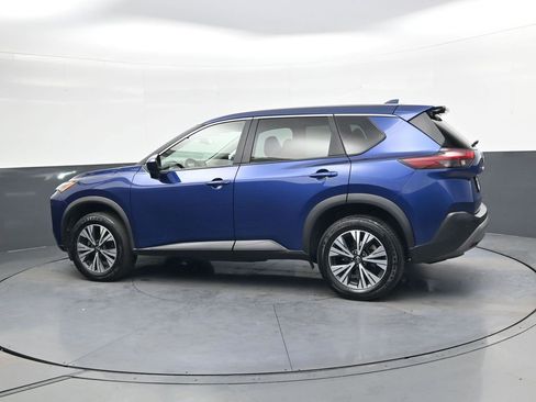 Used 2023 Nissan Rogue SV image 7