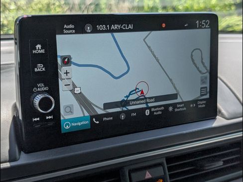 Certified 2025 Honda Pilot Touring image 11